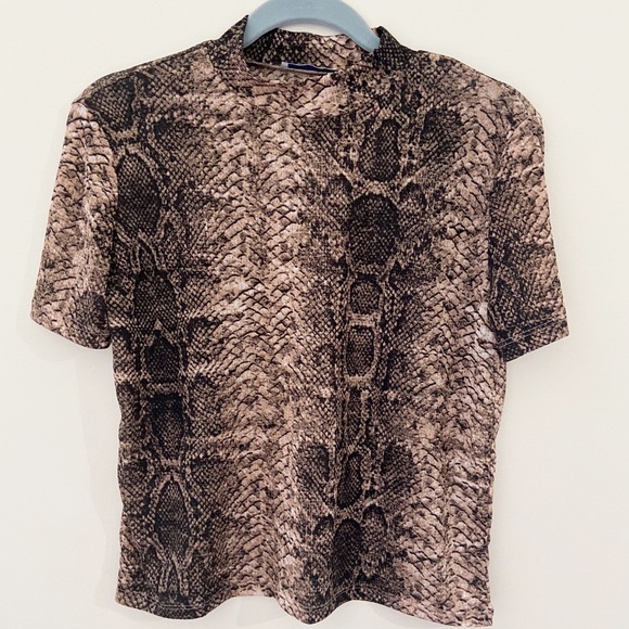 Zara Tops - Zara Trafaluc Snake Print Mock Neck T-Shirt